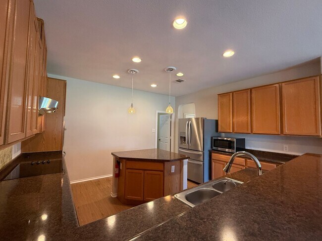 Building Photo - 2250 Howry Dr
