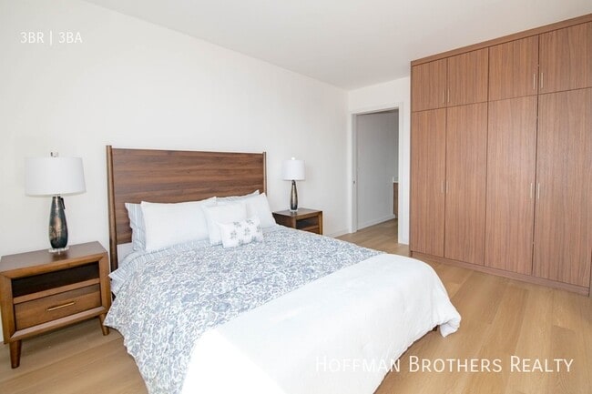 Building Photo - 2853 West Blvd