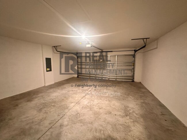 Building Photo - 20503 Hazelnut Ct S