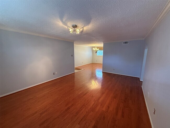 Building Photo - 7900 Westheimer Rd