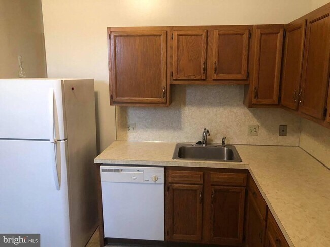 Building Photo - 216 Main St