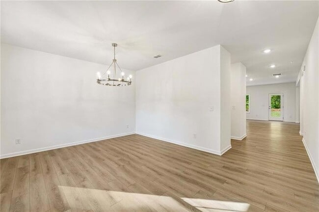 Building Photo - 204 Silverleaf Trl