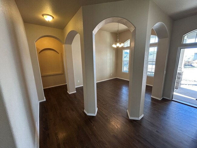 Building Photo - Absolutely Gorgeous 5-Bed 4-Bath with 3-car Garage Home!