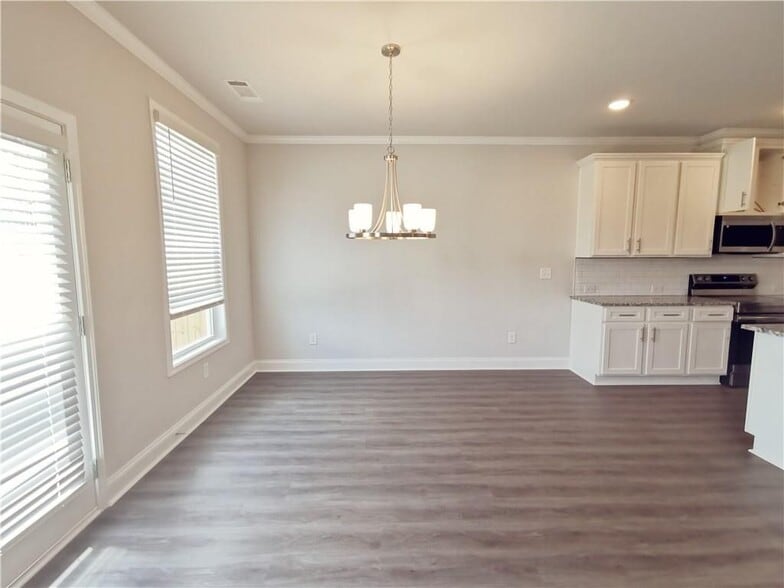 Building Photo - 3855 Brookburn Pk