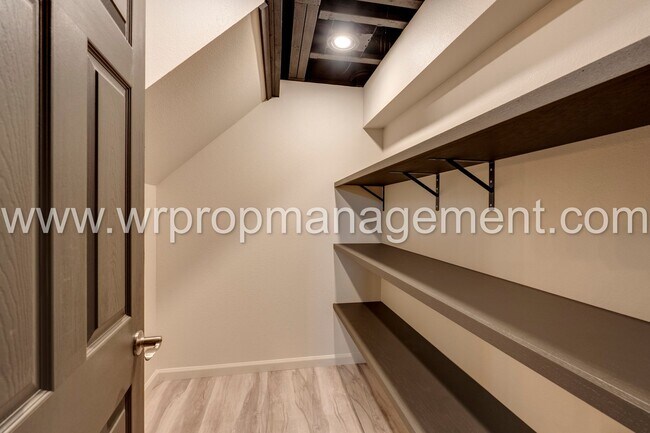 Building Photo - 4 Bed 3 Bath Home in Lambertville
