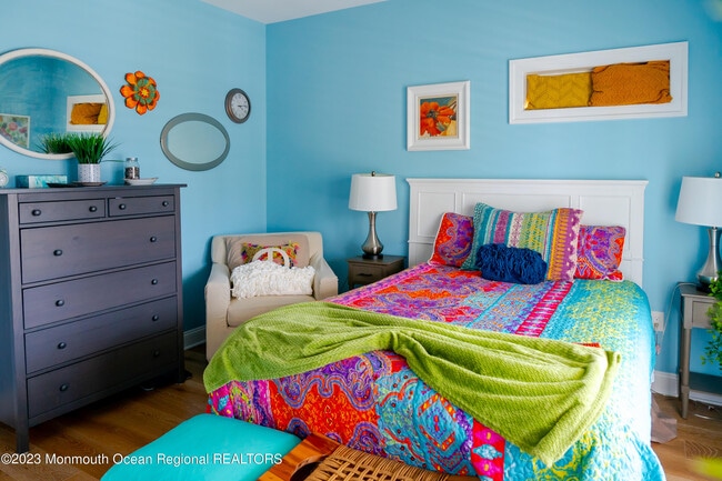 Building Photo - 18 Valentine St