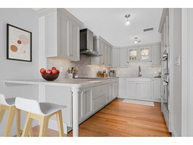 Building Photo - 75-83-83 Cambridge Pkwy