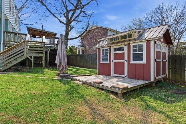 Building Photo - 1 Month's Free Rent - 5 Bedroom Home Between 12 South and Oak Hill