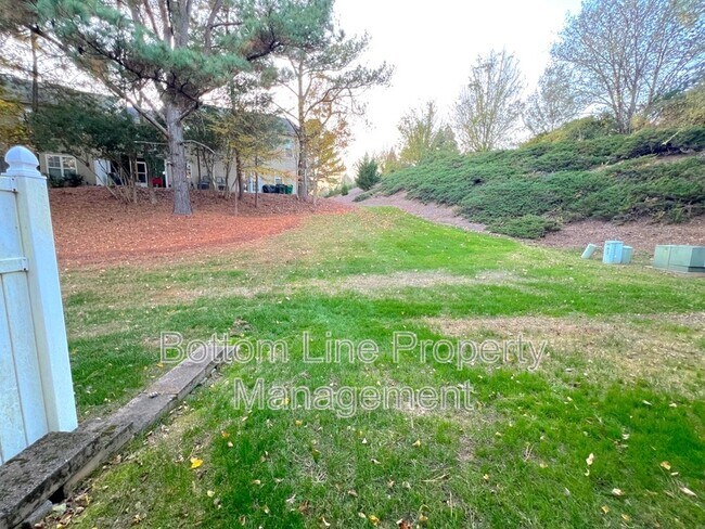 Building Photo - 10814 Princeton Village Dr