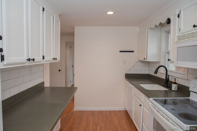 Building Photo - 20 Beckwith Dr