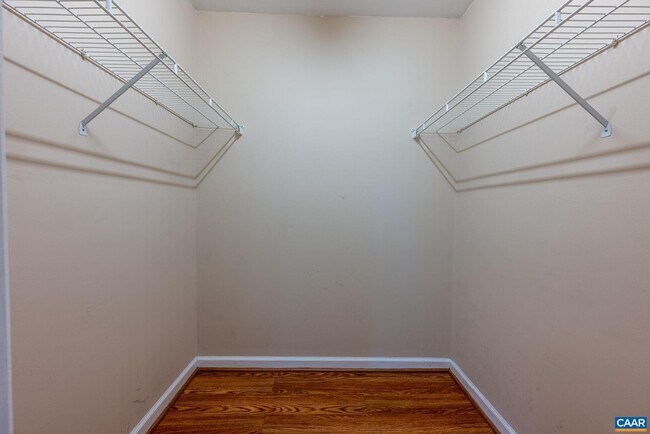 Building Photo - 497 Sunset Dr