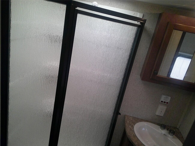 Building Photo - 19115 NE Miami Ct