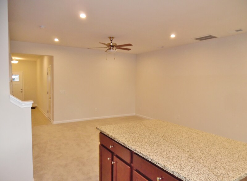 Building Photo - 111 Roundtree Dr