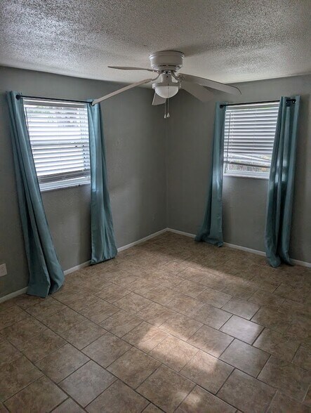 Building Photo - 411 Marjon Ave