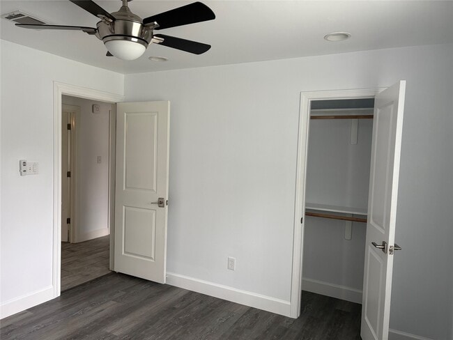 Building Photo - 418 Land Grant Dr