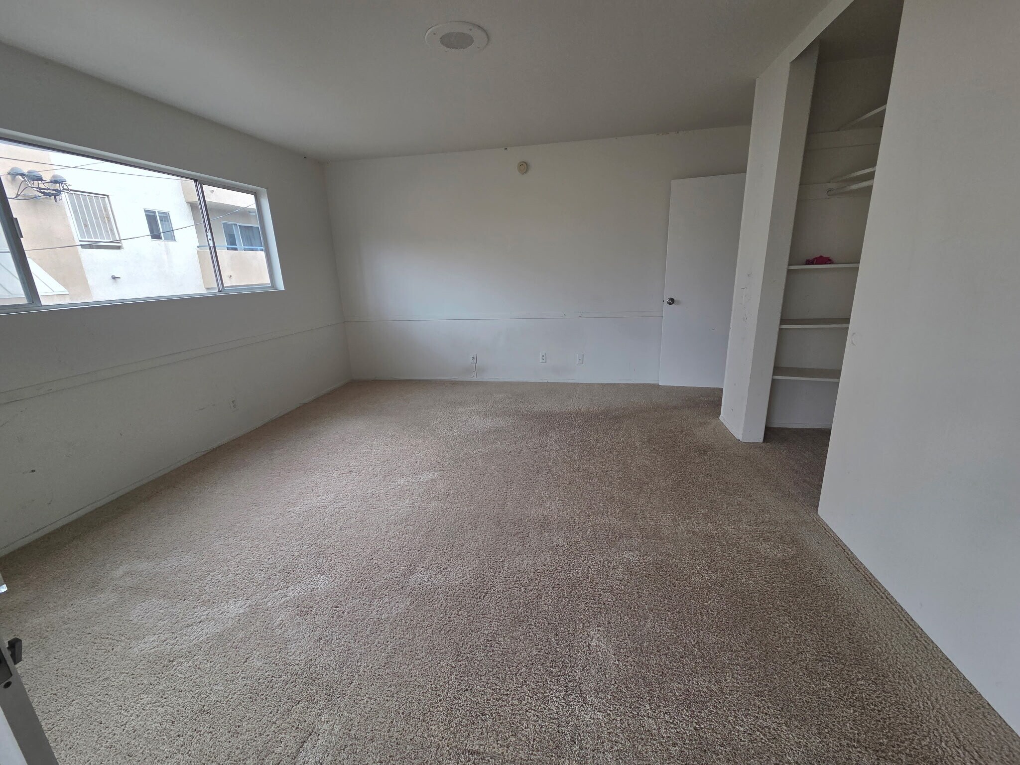 Building Photo - 3834 Mentone Ave