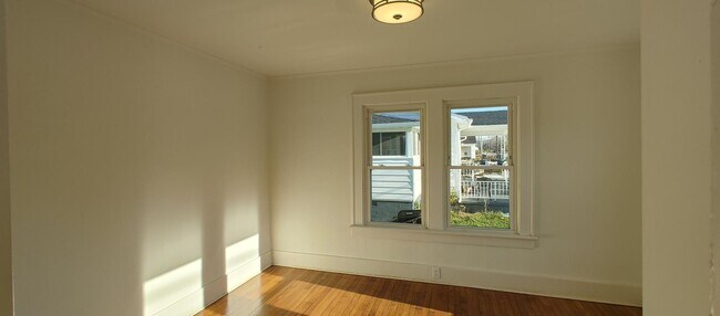 Building Photo - LEASE ONLY - 2219 Lyndon Ave.