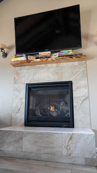 Building Photo - 9941 Los Nidos Ln