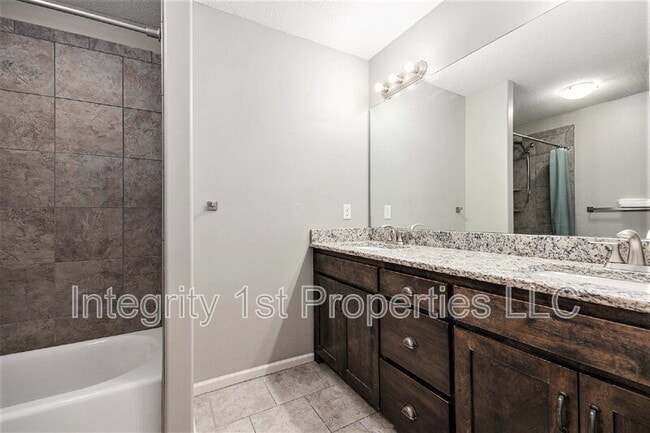 Building Photo - 6388 NW Sioux Dr