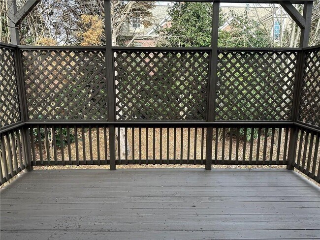 Building Photo - 1296 Dunwoody Cove