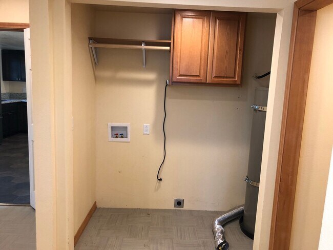 Building Photo - 3 bedroom 2 bathroom house in Thurston!
