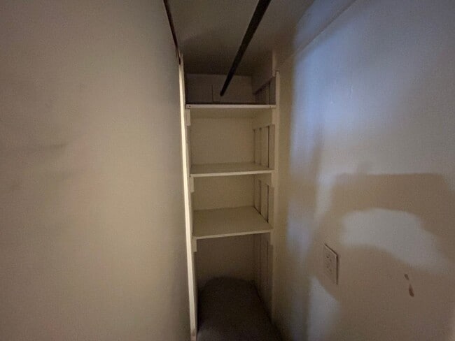 Building Photo - 821 W Main St