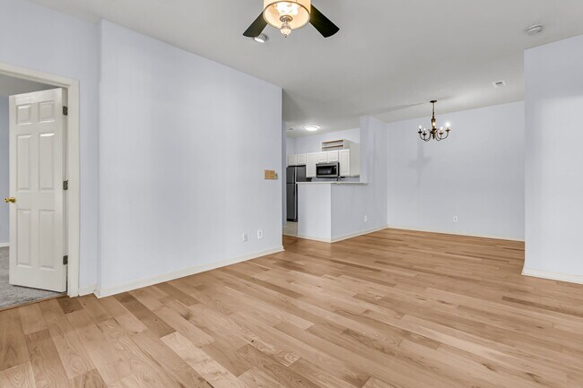 Building Photo - 1600 Long Grove Dr