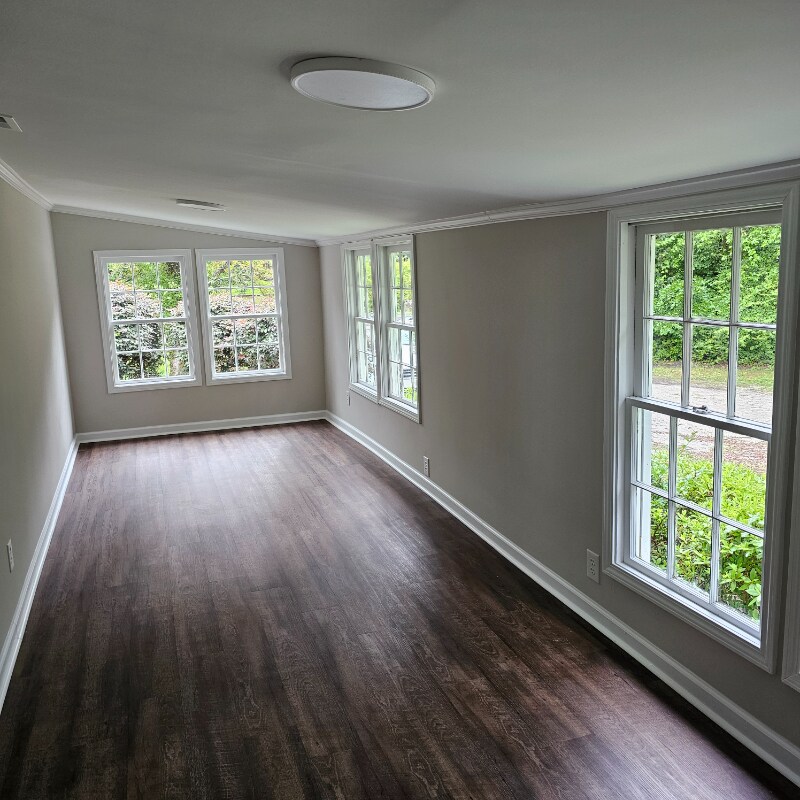 Building Photo - 1335 Victory St