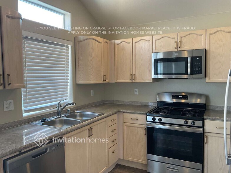 Building Photo - 9148 Sangria Ln