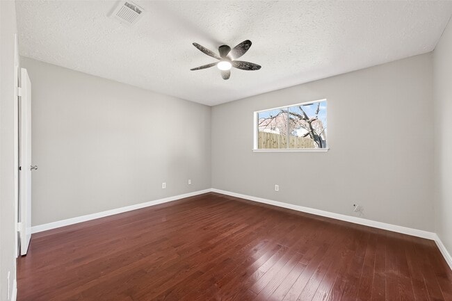 Building Photo - 10707 Staghill Dr