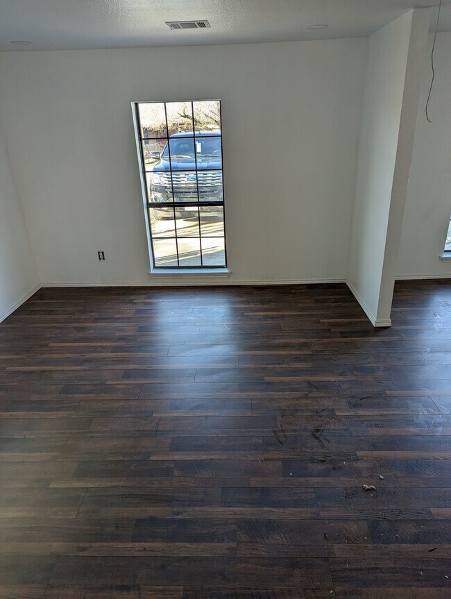 main living space - 107 W Mesquite St