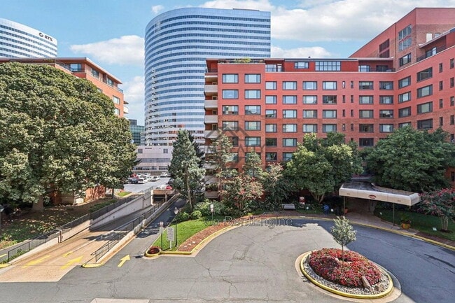 Building Photo - 1111 Arlington Blvd