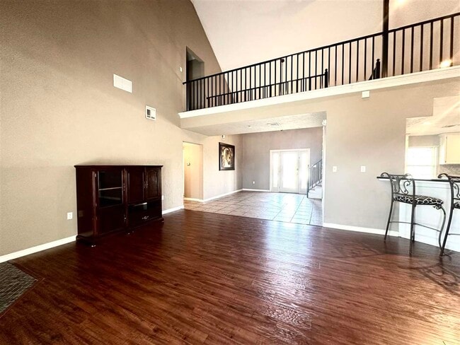 Building Photo - 6937 NE Watts Rd