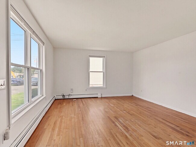 Building Photo - 108 Kenwood Ave