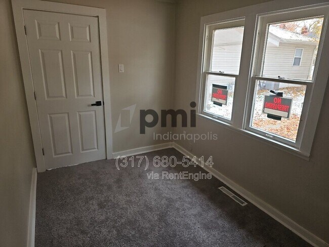 Building Photo - 303 S Fleming St