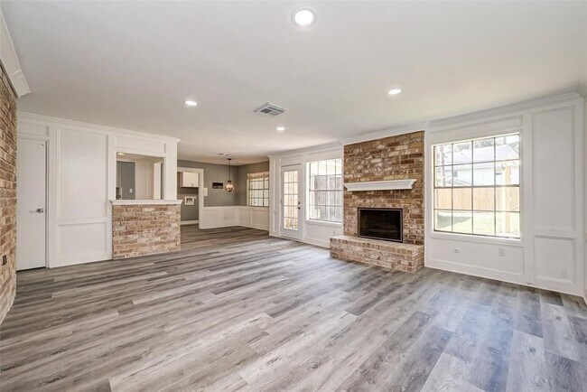 Building Photo - 3918 Stillview Dr
