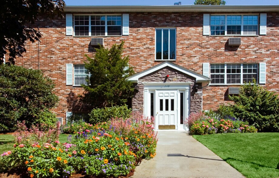 Building Photo - 125 Edgemere Rd