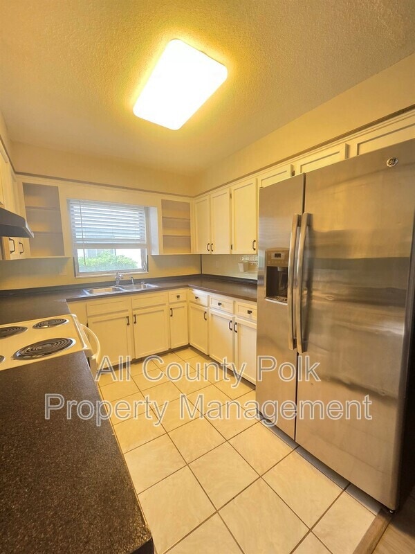 Building Photo - 602 SE 5th St