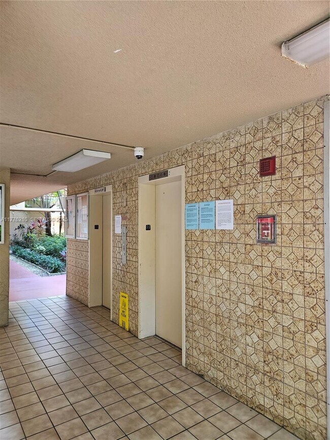 Building Photo - 410 NW 68th Ave