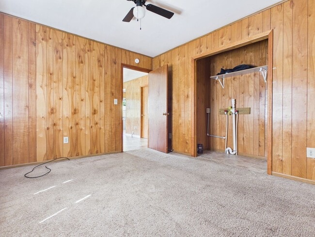 Building Photo - 711 W 3rd Ave