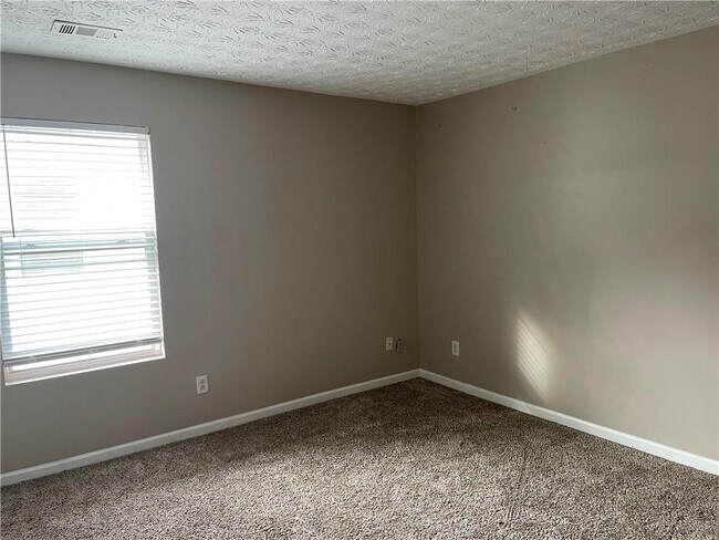 Building Photo - 5549 Sable Way