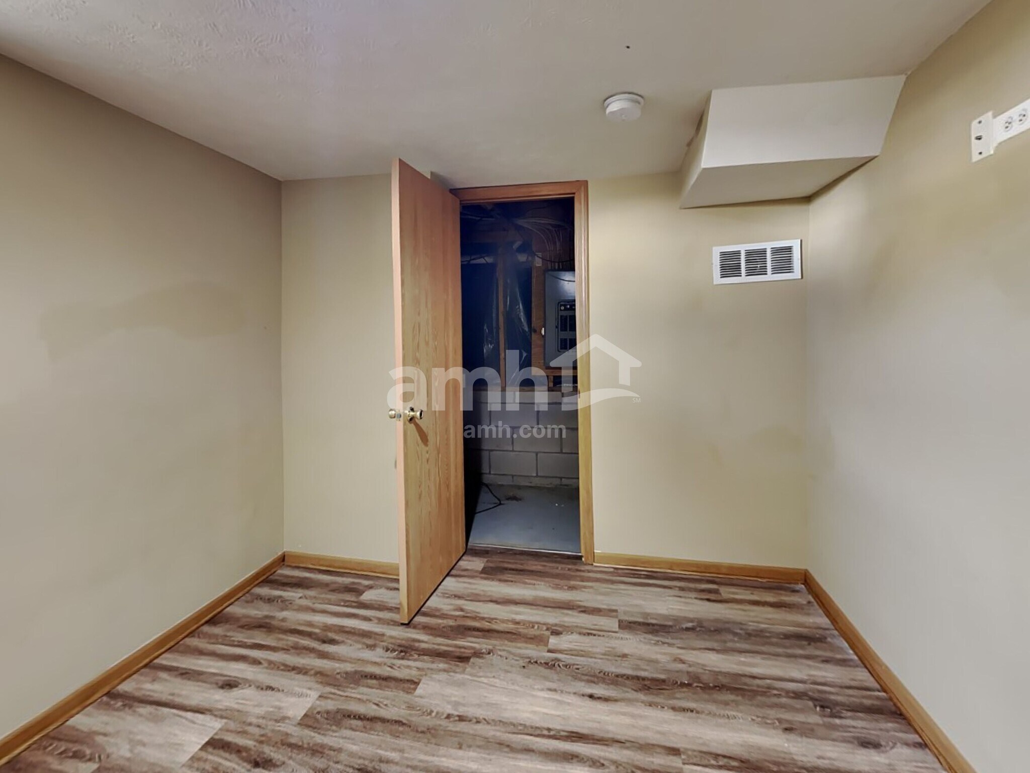 Building Photo - 5785 Chase Run