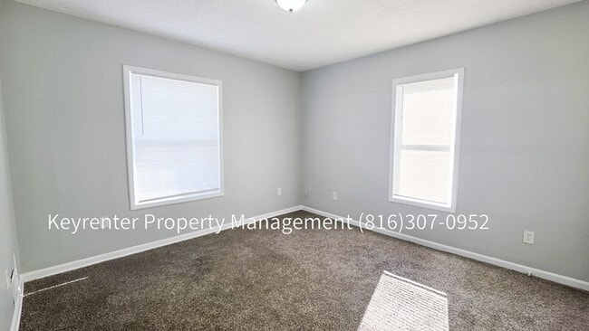 Building Photo - 142 N Bellaire Ave