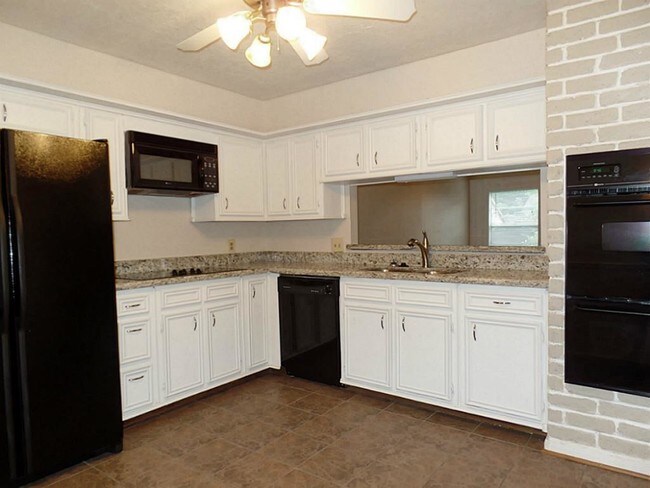 Building Photo - 8110 Amurwood Dr