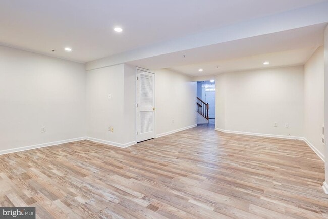 Building Photo - 4302 Day Lily Dr