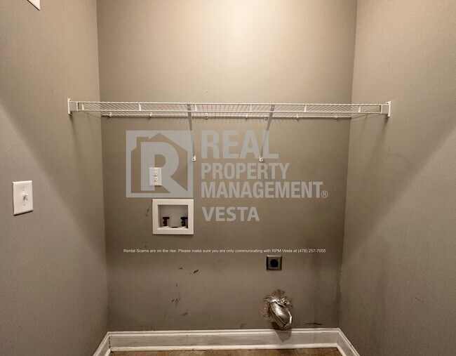 Building Photo - 307 Amber Dr