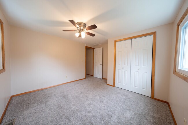 Building Photo - 7112 W 137th Ln