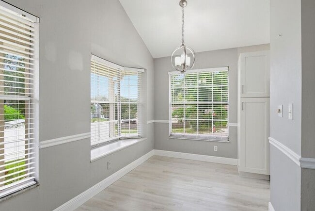 Building Photo - Single Family Home in Lake St George