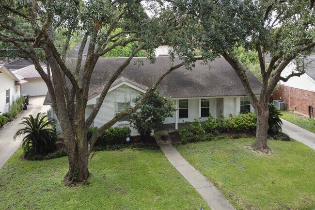 Building Photo - 5219 Cheena Dr