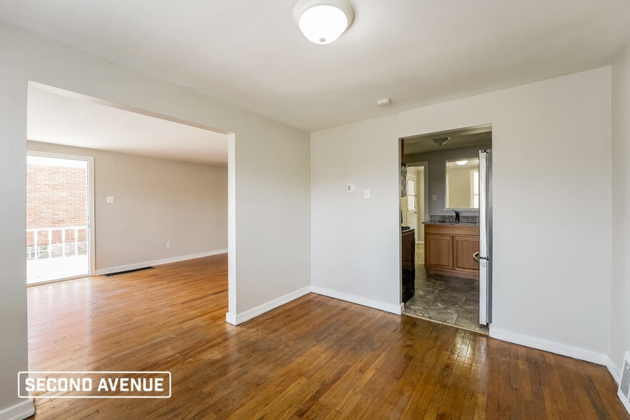 Building Photo - 43 Glenview Ave